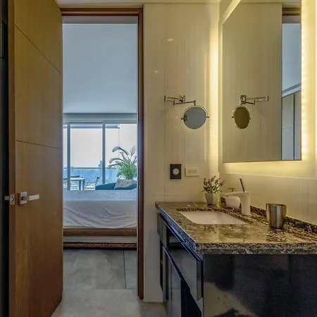Luxurious Topspot With 21st Floor Views Apartamento *